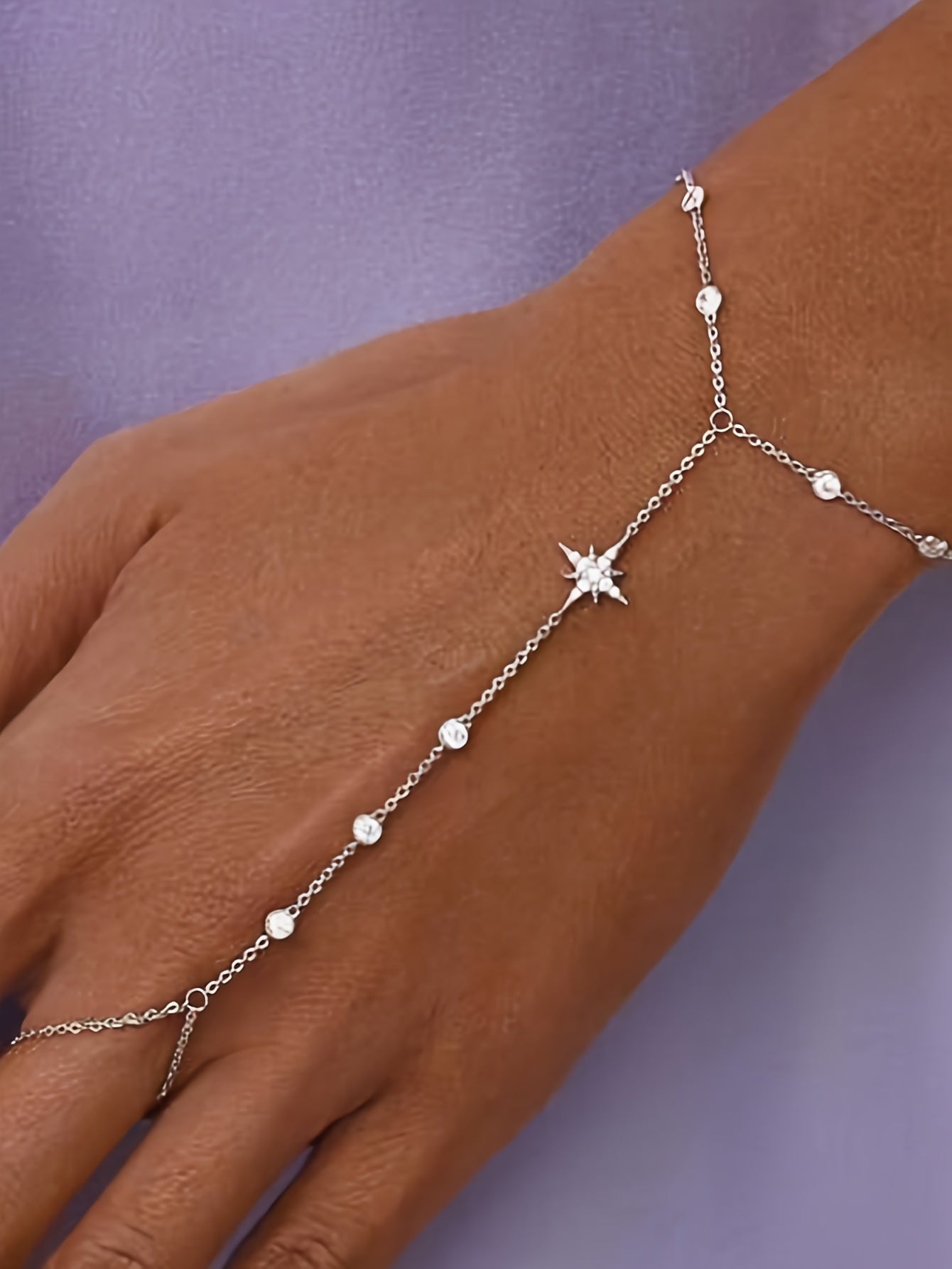 1pc Elegant Golden-Tone Chain & Pressed Pattern Bracelet for Women