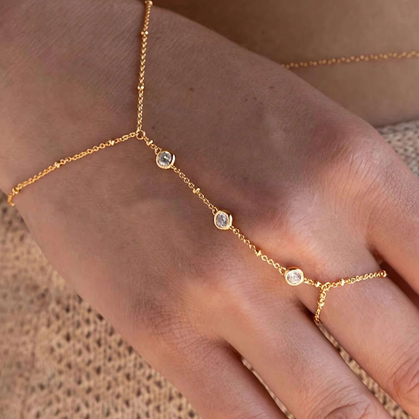 1pc Elegant Cubic Hand Chain Bracelet for Women