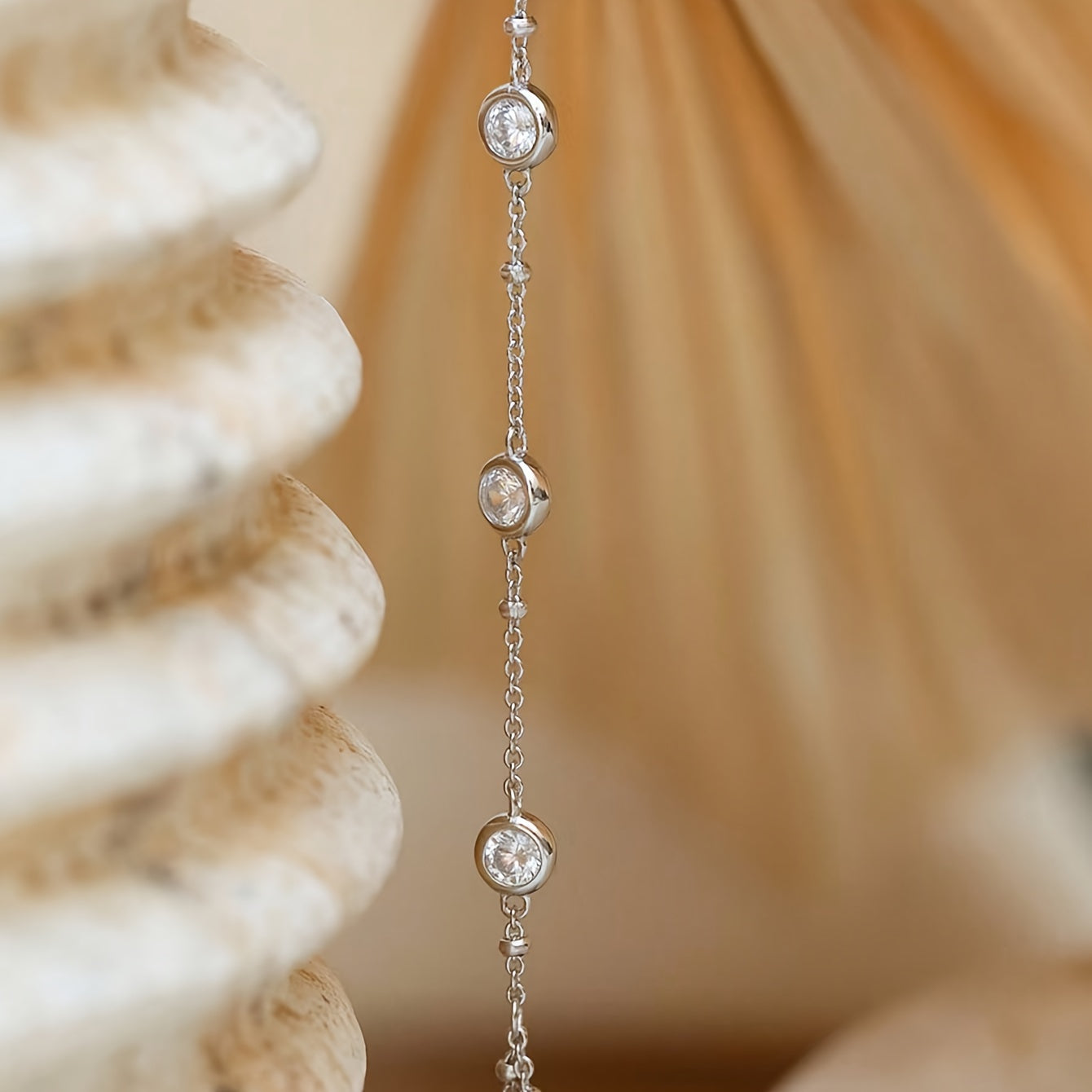 1pc Elegant Cubic Hand Chain Bracelet for Women