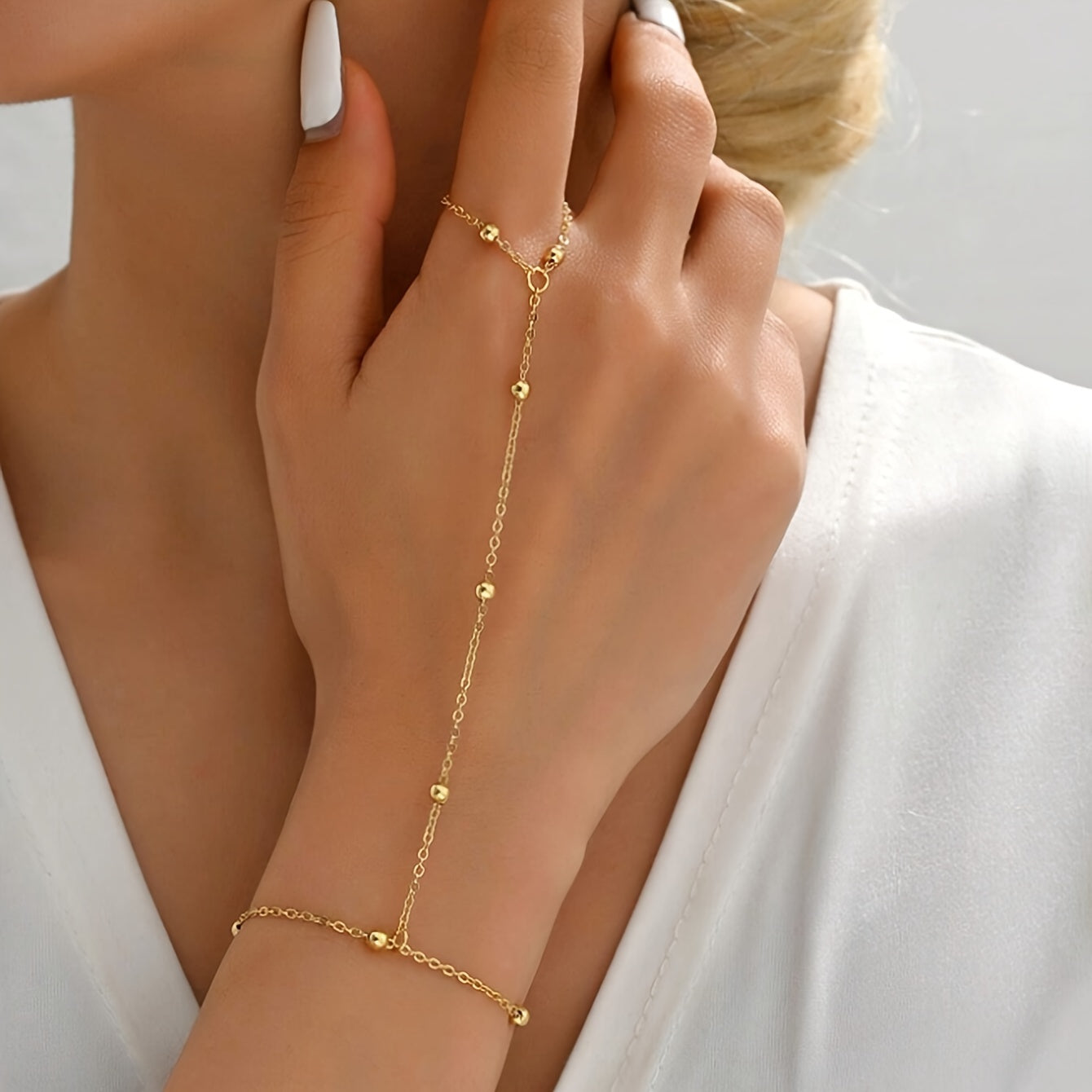 1pc Elegant Golden-Tone Chain & Pressed Pattern Bracelet for Women